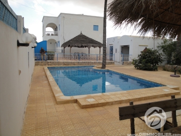 V 049 -                            Vente
                           Villa avec piscine Djerba